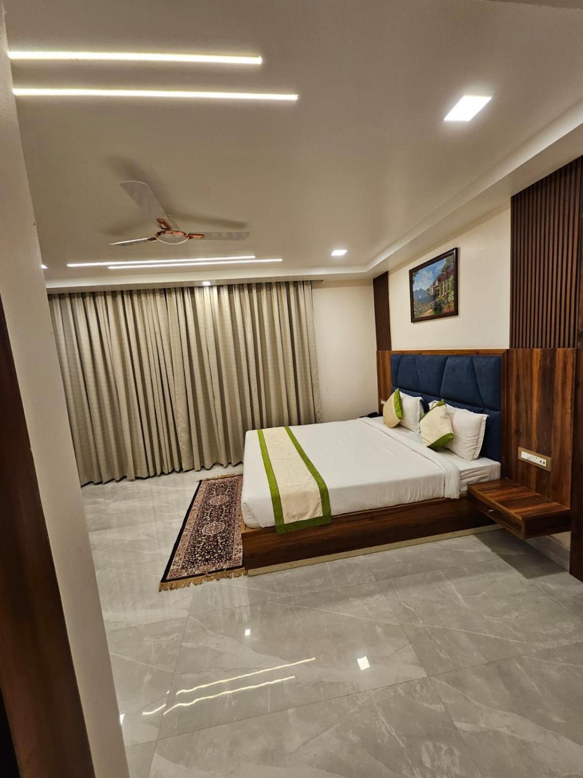 Hotel Maa Laxmi Palace Deoghar Zewnętrze zdjęcie