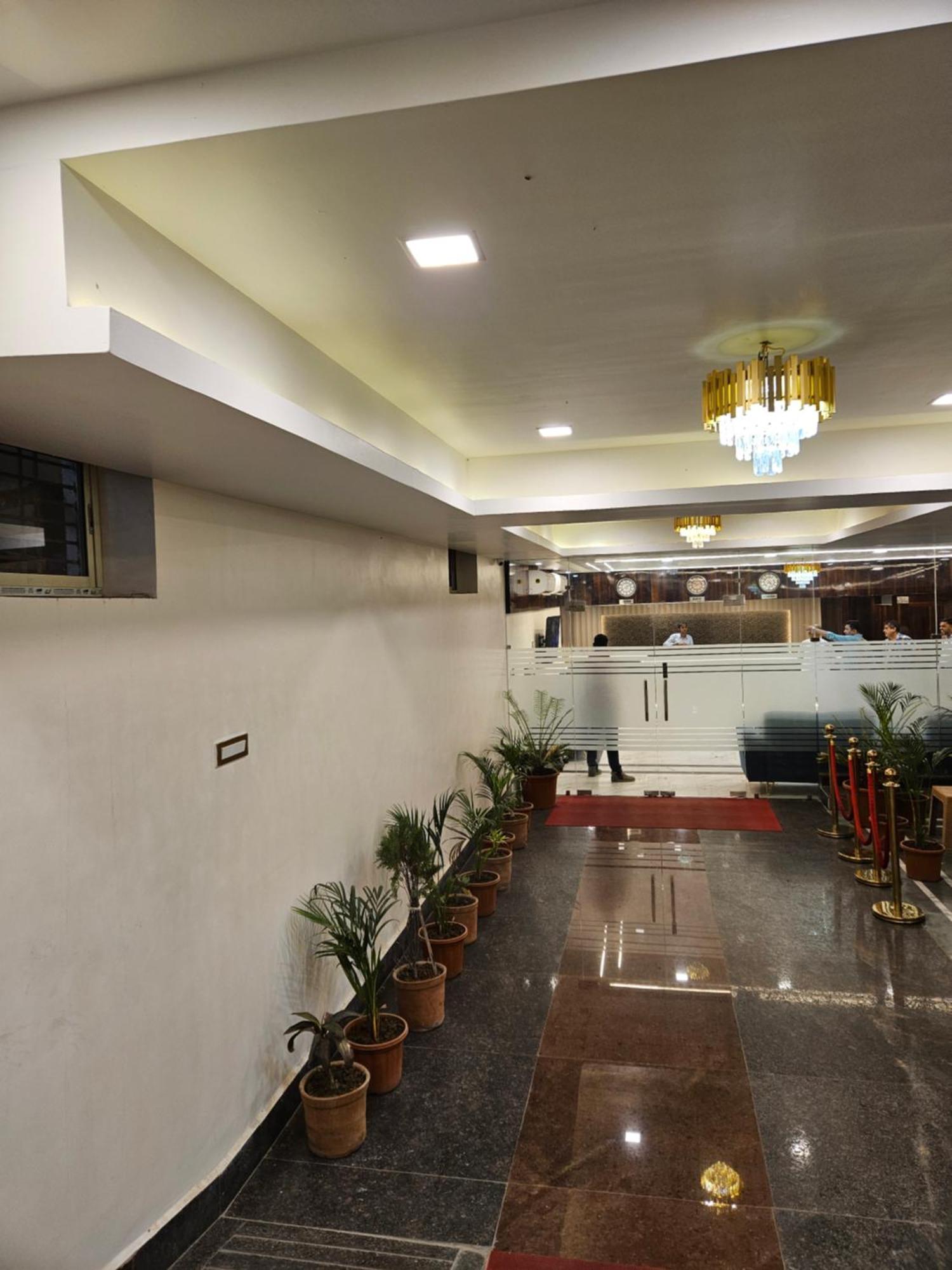 Hotel Maa Laxmi Palace Deoghar Zewnętrze zdjęcie