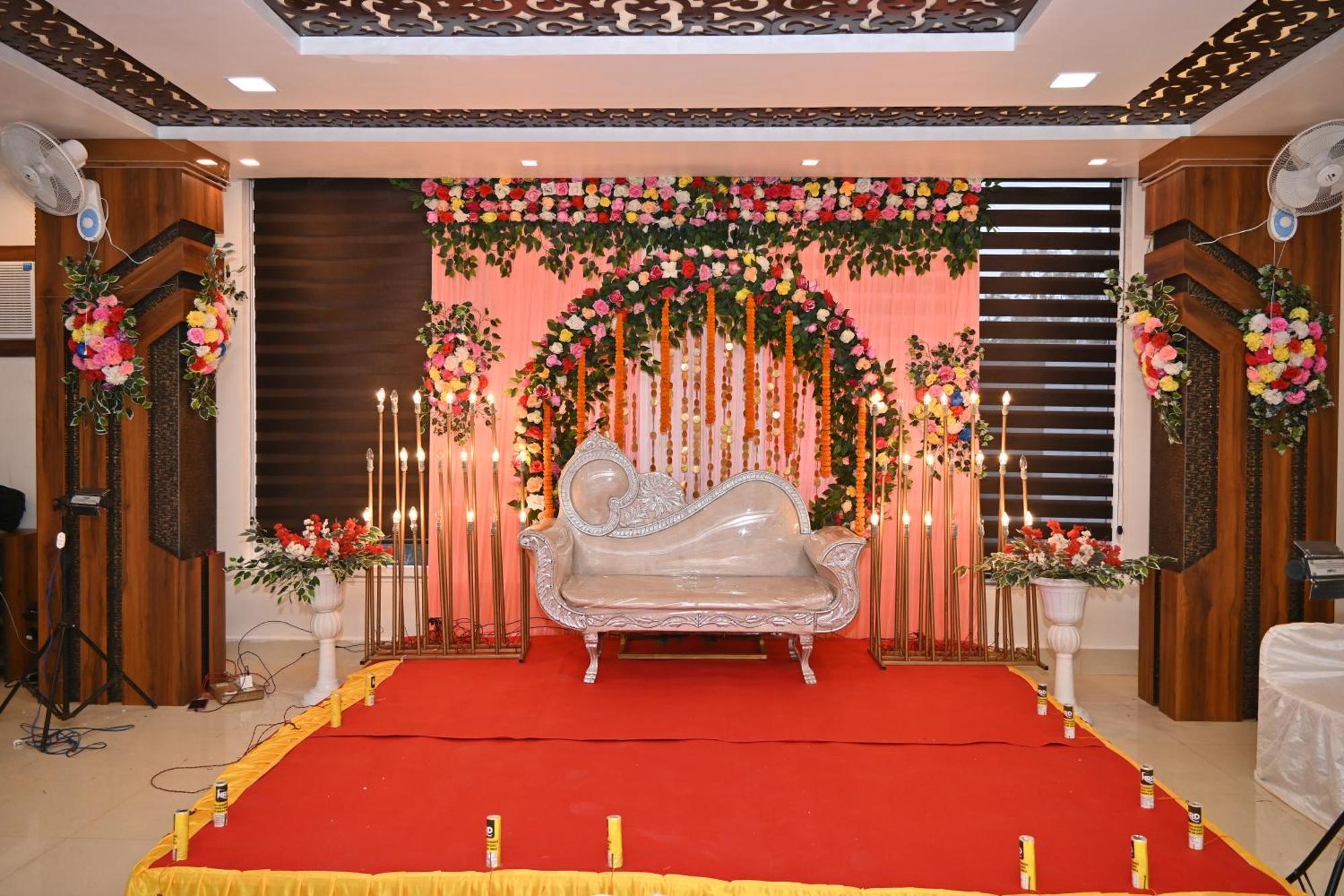 Hotel Maa Laxmi Palace Deoghar Zewnętrze zdjęcie